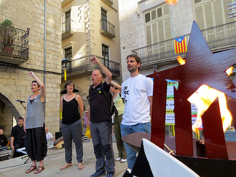 Sardanes i m&uacute;sica a la pla&ccedil;a del Vi