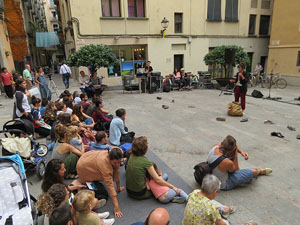 inund'ART 2018. Performance de poesia i dansa del Col&middot;lectiu Tac-Tiq