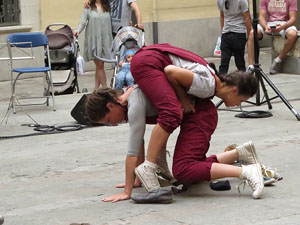 inund'ART 2018. Performance de poesia i dansa del Col&middot;lectiu Tac-Tiq