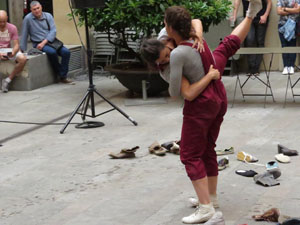 inund'ART 2018. Performance de poesia i dansa del Col&middot;lectiu Tac-Tiq