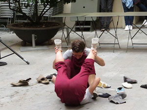 inund'ART 2018. Performance de poesia i dansa del Col&middot;lectiu Tac-Tiq