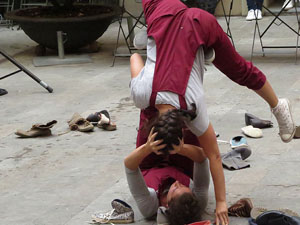 inund'ART 2018. Performance de poesia i dansa del Col&middot;lectiu Tac-Tiq