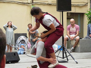 inund'ART 2018. Performance de poesia i dansa del Col&middot;lectiu Tac-Tiq