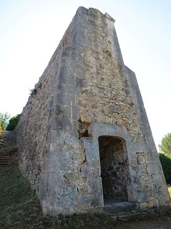 Vista parcial del castell de Montju&iuml;c