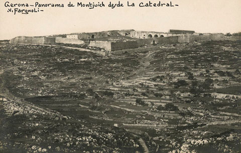 El castell de Montju&iuml;c vist des del campanar de la Catedral de Girona. 1911