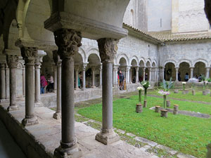 Temps de Flors 2018. Muntatges florals als claustres de la Catedral