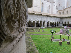Temps de Flors 2018. Muntatges florals als claustres de la Catedral