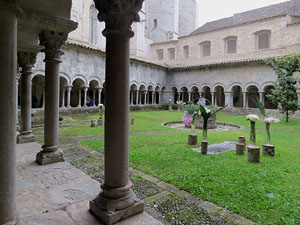 Temps de Flors 2018. Muntatges florals als claustres de la Catedral
