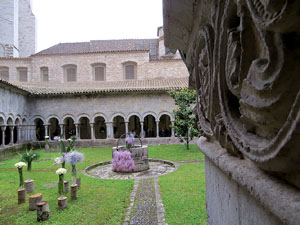 Temps de Flors 2018. Muntatges florals als claustres de la Catedral