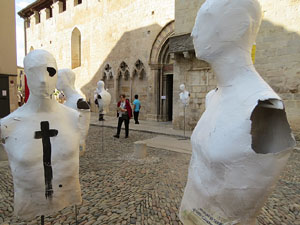 Temps de Flors 2018. Instal&middot;lacions i muntatges florals a l'entrada sud de la bas&iacute;lica de Sant Feliu