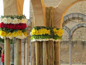 Temps de Flors 2018. Instal&middot;laci&oacute; floral a la terrassa del Museu d'Hist&ograve;ria