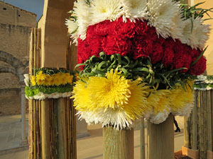 Temps de Flors 2018. Instal&middot;laci&oacute; floral a la terrassa del Museu d'Hist&ograve;ria