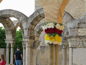 Temps de Flors 2018. Instal&middot;laci&oacute; floral a la terrassa del Museu d'Hist&ograve;ria