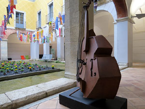 Temps de Flors 2018. Instal&middot;lacions i muntatges florals al claustre del Centre Cultural La Merc&egrave;