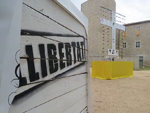 Temps de Flors 2018. Instal&middot;laci&oacute; floral 'Process&oacute; per la Llibertat' a la pla&ccedil;a dels Manaies