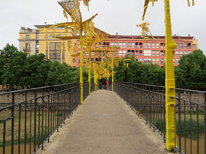 Temps de Flors 2018. Instal&middot;laci&oacute; Cam&iacute; a la llibertat al pont d'en G&oacute;mez