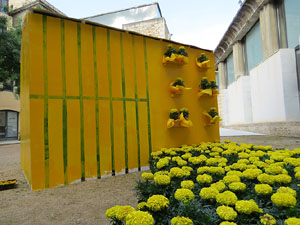 Temps de Flors 2018. Instal&middot;laci&oacute; floral a l'edifici de les &Agrave;ligues i les escales de Sant Dom&egrave;nec
