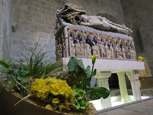 Temps de Flors 2018. Decoracions florals a l'interior de la nau g&ograve;tica de Sant Feliu