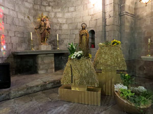 Temps de Flors 2018. Decoracions florals a l'interior de la nau g&ograve;tica de Sant Feliu