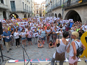 Concentraci&oacute; a la pla&ccedil;a del Vi el dilluns 30 de juliol 2018