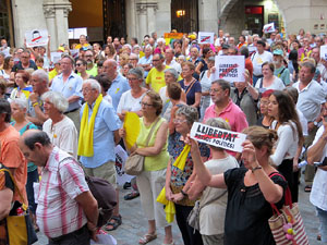 Concentraci&oacute; a la pla&ccedil;a del Vi el dilluns 30 de juliol 2018