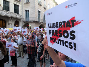 Concentraci&oacute; a la pla&ccedil;a del Vi el dilluns 30 de juliol 2018