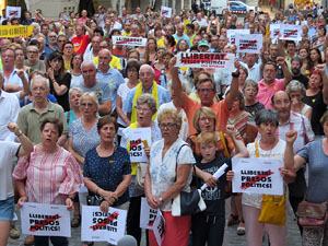 Concentraci&oacute; a la pla&ccedil;a del Vi el dilluns 30 de juliol 2018