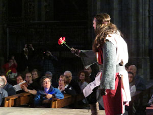Representaci&oacute; de la Consueta de Sant Jordi cavaller a la nau g&ograve;tica de la Catedral. Diada de Sant Jordi 2018