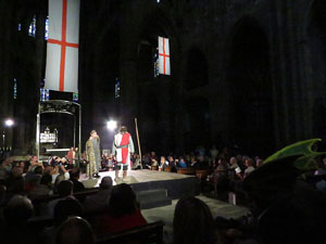 Representaci&oacute; de la Consueta de Sant Jordi cavaller a la nau g&ograve;tica de la Catedral. Diada de Sant Jordi 2018
