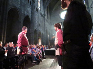 Representaci&oacute; de la Consueta de Sant Jordi cavaller a la nau g&ograve;tica de la Catedral. Diada de Sant Jordi 2018