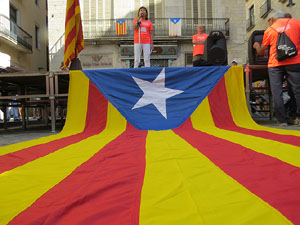 Diada Nacional 2018. Concentraci&oacute; a la pla&ccedil;a del Vi, lectura del manifest i cant de Els Segadors
