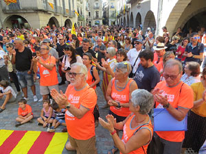 Diada Nacional 2018. Concentraci&oacute; a la pla&ccedil;a del Vi, lectura del manifest i cant de Els Segadors