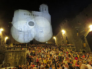 Diada Nacional 2018. XII Marxa de Torxes de Girona. Lectura del manifest i concert de Gemma Humet