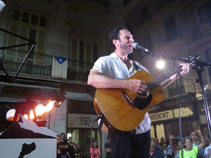 Diada Nacional 2018. XII Marxa de Torxes de Girona. Crema del Decret de Nova Planta i concert de Ca&iuml;m Riba