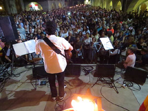 Diada Nacional 2018. XII Marxa de Torxes de Girona. Crema del Decret de Nova Planta i concert de Ca&iuml;m Riba