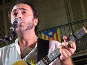 Diada Nacional 2018. XII Marxa de Torxes de Girona. Crema del Decret de Nova Planta i concert de Ca&iuml;m Riba