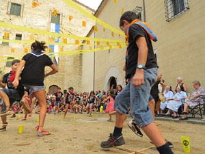 Festa Major de Sant Daniel 2018 - Danses i salutacions a la placeta del monestir de Sant Daniel