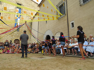Festa Major de Sant Daniel 2018 - Danses i salutacions a la placeta del monestir de Sant Daniel