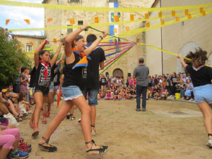 Festa Major de Sant Daniel 2018 - Danses i salutacions a la placeta del monestir de Sant Daniel