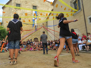 Festa Major de Sant Daniel 2018 - Danses i salutacions a la placeta del monestir de Sant Daniel