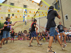Festa Major de Sant Daniel 2018 - Danses i salutacions a la placeta del monestir de Sant Daniel