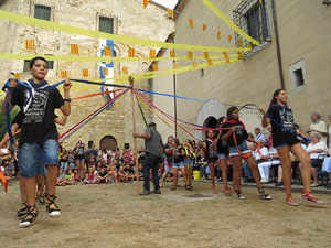 Festa Major de Sant Daniel 2018 - Danses i salutacions a la placeta del monestir de Sant Daniel