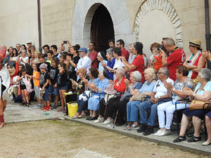 Festa Major de Sant Daniel 2018 - Danses i salutacions a la placeta del monestir de Sant Daniel