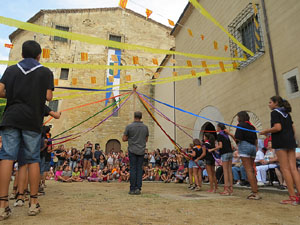 Festa Major de Sant Daniel 2018 - Danses i salutacions a la placeta del monestir de Sant Daniel