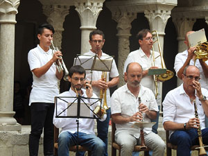Festa Major de Sant Daniel 2018 - Audici&oacute; i ballada de la Sardana de les monges al claustre del Monestir de Sant Daniel