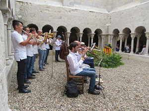 Festa Major de Sant Daniel 2018 - Audici&oacute; i ballada de la Sardana de les monges al claustre del Monestir de Sant Daniel