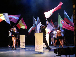 FITAG 2018 - Representaci&oacute; de l'obra Europa, a c&agrave;rrec de Cr&agrave;dula Teatre i el Cor Preludi, al Teatre Municipal