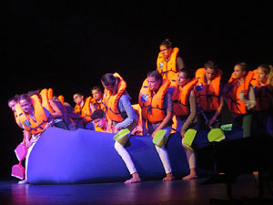FITAG 2018 - Representaci&oacute; de l'obra Europa, a c&agrave;rrec de Cr&agrave;dula Teatre i el Cor Preludi, al Teatre Municipal