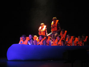 FITAG 2018 - Representaci&oacute; de l'obra Europa, a c&agrave;rrec de Cr&agrave;dula Teatre i el Cor Preludi, al Teatre Municipal