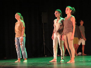 FITAG 2018 - Representaci&oacute; de l'obra Europa, a c&agrave;rrec de Cr&agrave;dula Teatre i el Cor Preludi, al Teatre Municipal